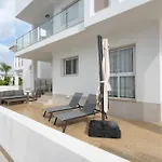 Helgafell Exclusive Courtyard Suite