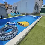 Fabulous Private Villa With Swimming Pool, Jacuzzi & Garden