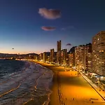 Three Bedrooms Apart In Benidorm Near Beach And Strip