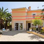Villa Eva Asiana Guesthouse With Shared Pool