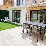 Casa Loma Con Terreno Privado Y Parking Compartido - A 800M De Playa Poniente