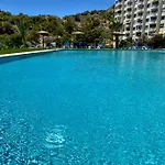 Luxe Beach Three By Gloove