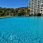 Beachfront Luxe II By Gloove