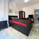 Mate'S House