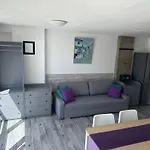 Club Zone Apartment