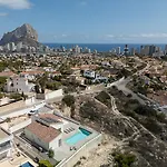 Villa Alegranza By Abahana Villas