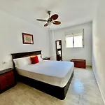Spacious Apartment Near Plaza America