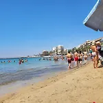 Sea View Luxury Apartment Victoria