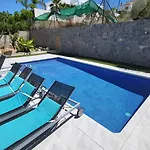 Villa En Pla Roig