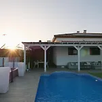 Villa De Lujo Cerca Del Mar Y Piscina Climatizada