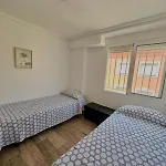 Apartamento Con Terraza Y Parking En Primera Linea