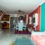 Cozy Flat Near The Sea