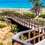 Claudia Luxury Apartment Near The Beach With A Pool, Gym, And Secure Gated Parking