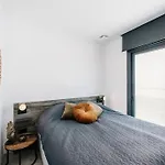 Beautiful Luxurious Apartment With Rooftop Pool