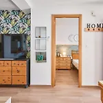 Los Naufragos Beach Apartment With Sea View