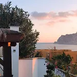 Espectacular Villa Junto A La Playa, Piscina Privada Y Vistas Al Mar