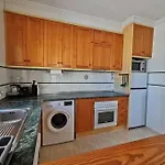 2Bed Flat With Big Lounge&Pool!5Min Walk To Beach!