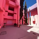 La Muralla Roja Apartamento