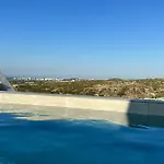 Amazing Apartment With Rooftop Pool