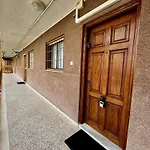 Niza 8 By United Renters