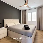 Pink Lake View Apartment