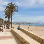 2 Bedroom Cozy Apartment In El Campello