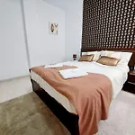 Mira Apartman