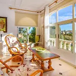 Cozy Apartment In Torrevieja With Kitchen