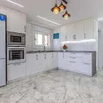 Cozy Apartment In Guardamar Del Segura With Wifi