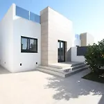 Designer Villa With Pool