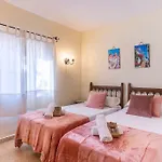 Spanish Style-Villa, Heated Pool & Sea View