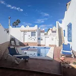 Traditional Villa With Private Pool Sm591
