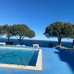 The Lookout - Seaviews & Pool