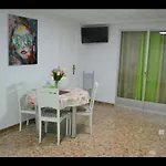 1 Bedroom Apartment With Gallery Balcony Free Netflix, Air Conditioning