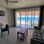 Luxe Apartament Infront Of The Brtachen Beach