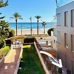 Modern Beachfront Apartment