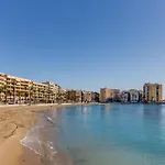 Remarkable 3-Bed Apartment In Torrevieja