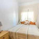Cozy Apartment In Santa Pola With Kitchen