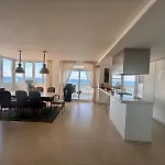 Beach House Brotonss