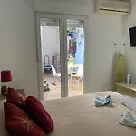 La Casa Amarilla De Luis Y Eileen