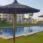 New Stunning Ground Floor Apartment With Jacuzzi