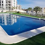New Stunning Ground Floor Apartment With Jacuzzi