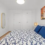 Serene Urban Retreat With Ac And Wifi