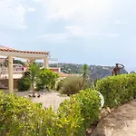 Sobre De Granadella Haus 5