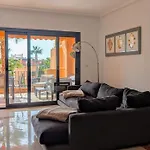Luxury Large 2 Bedroom Apartment 10 Min Walk To Villamartin Plaza