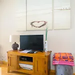 Luxury 2 Bed 2 Bath Apartment With Pool