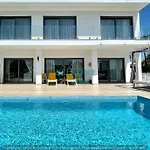 Valentina Villa De Lujo Con Piscina