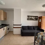 Apartamento Con Jardin Piscina Y Parking
