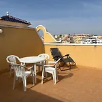 Top Floor Spacious Apartment With Roof Terrace