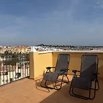 Top Floor Spacious Apartment With Roof Terrace